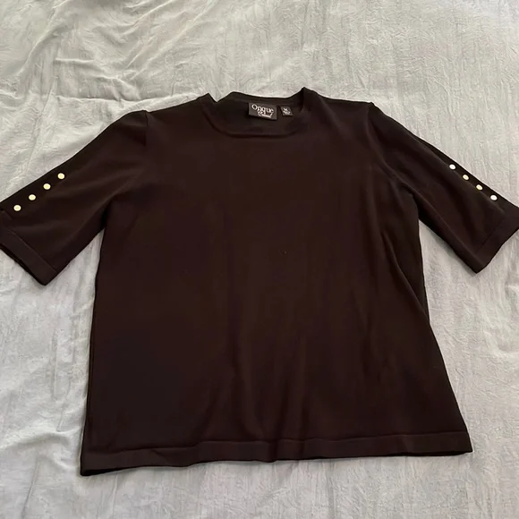 Black top - Picture 1 of 3